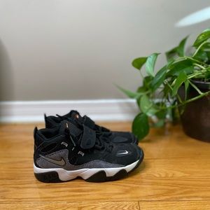 AIR NIKE TURF RAIDER